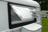 Ausstellfenster für Wohnwagen und Caravan QEK Junior...