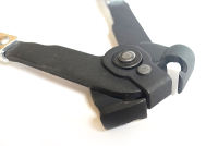 Schellenzange für Ohrschelle bei Achsmanschette